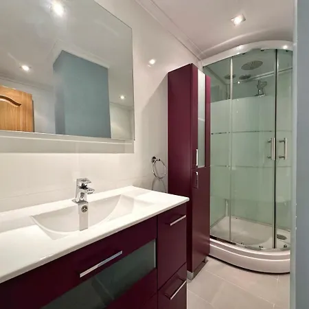 La Espina, En - 30024 *