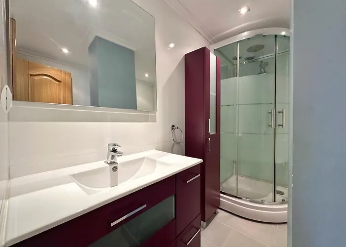 La Espina, En - 30024 *